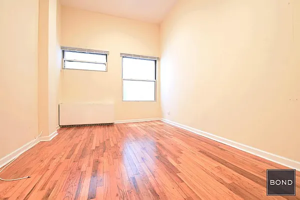 Rented by Bond New York | media 37