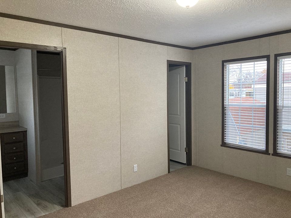 2nd image of 4303 75th St #11