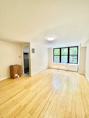 Rented by A&E Real Estate Management | media 4