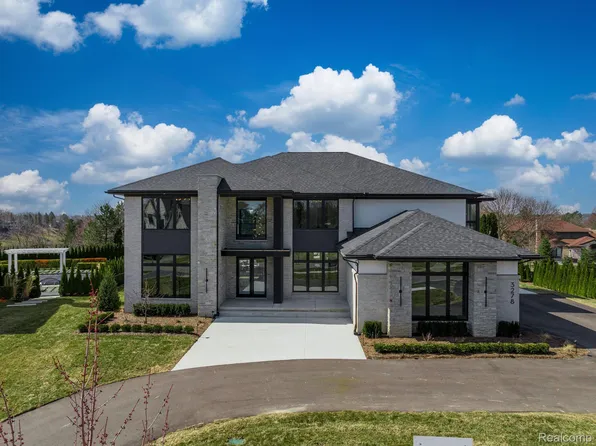 3278 Baron Dr, Bloomfield Hills, MI 48302