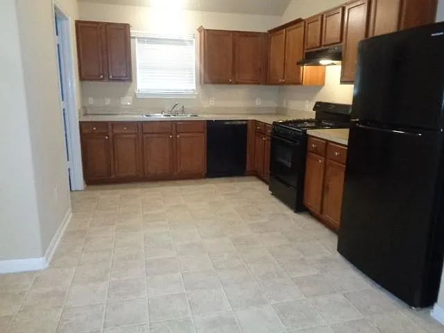 7925 Silver Oak Dr — Photo 3