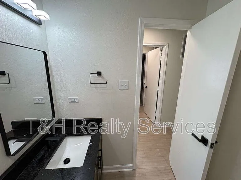 2145 Shadowbrook Dr — Photo 21