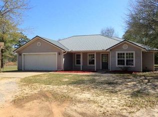 676 Passion Flower St, Defuniak Springs, FL 32433