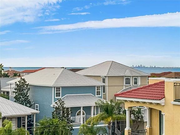 3rd image of 6418 Margarita Shores Ln