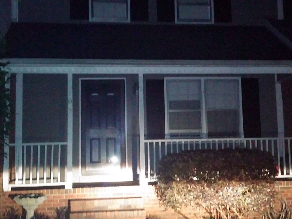 1st image of 104 Dutch Elm Ct