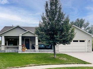 3609 E Winncrest Cir, Sioux Falls, SD 57103