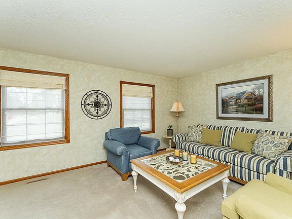 4th image of 803 23rd St SW