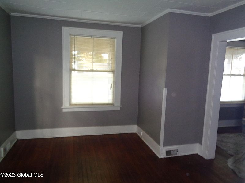3rd image of 2228 Guilderland Avenue