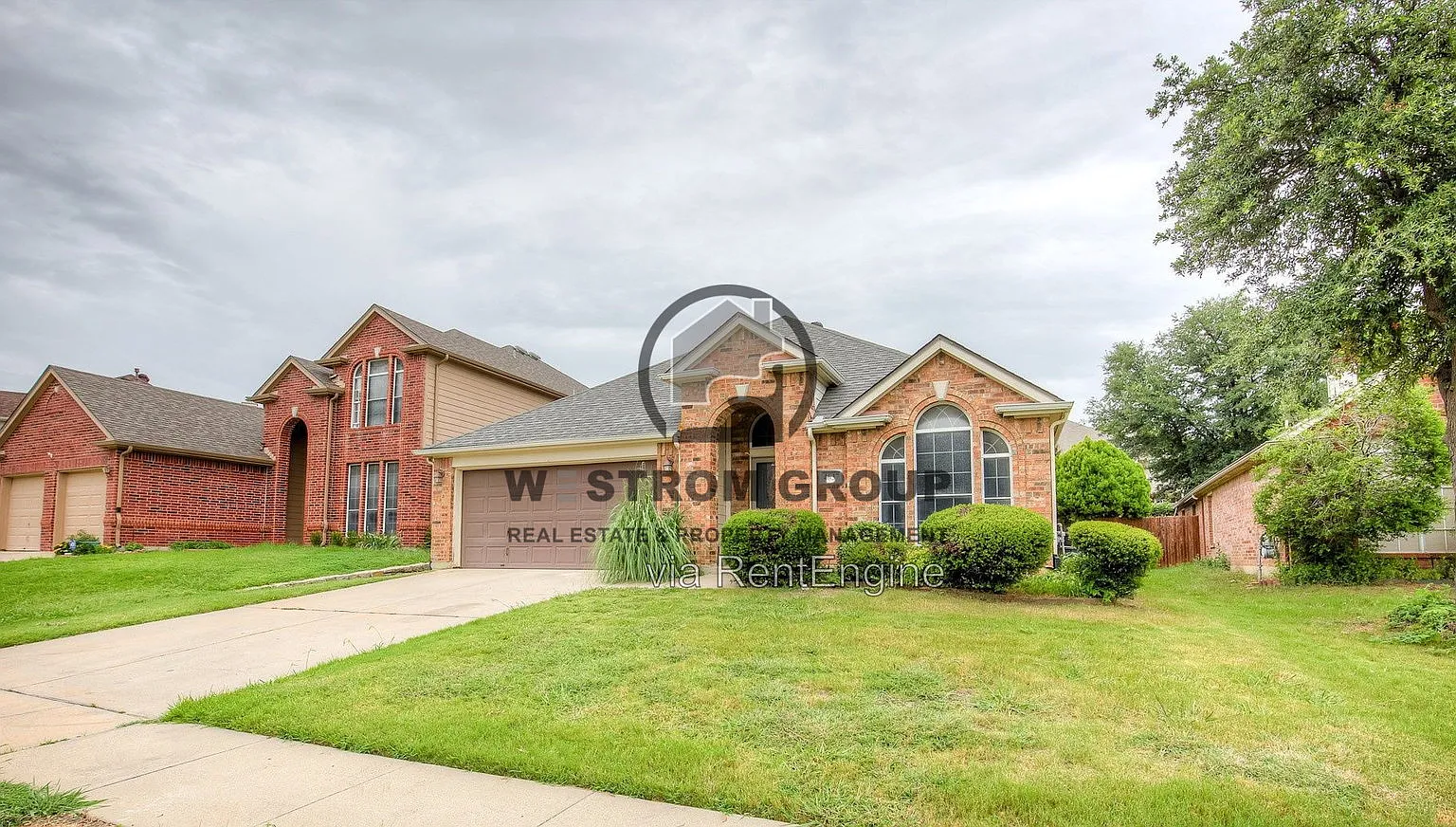 3 bed, 2.0 bath, 1888 sqft, $2,145 — Photo 3