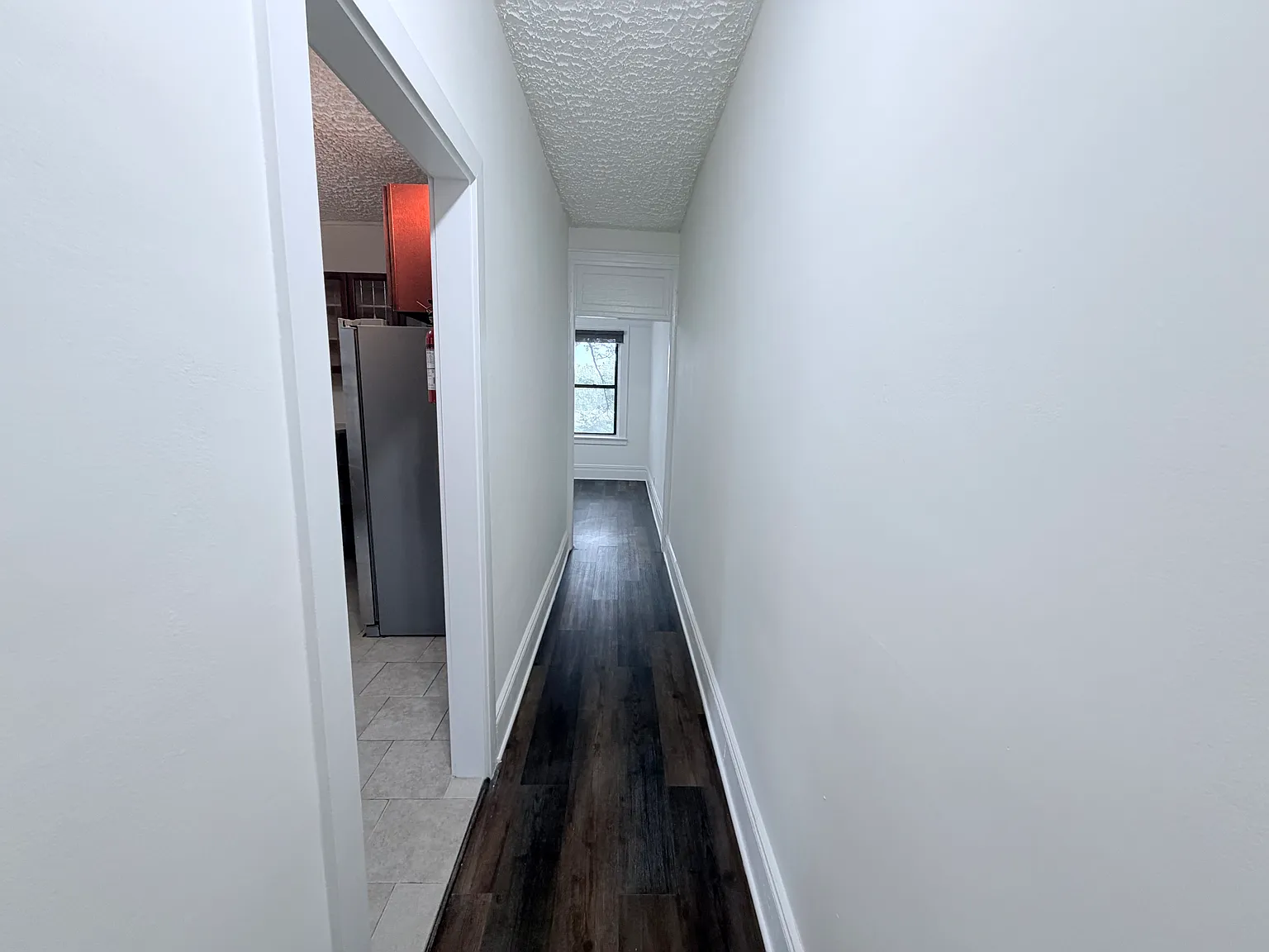 2 bed, 900 sqft, $1,999 — Photo 2