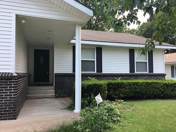 2nd image of 216 N Ozark Ave