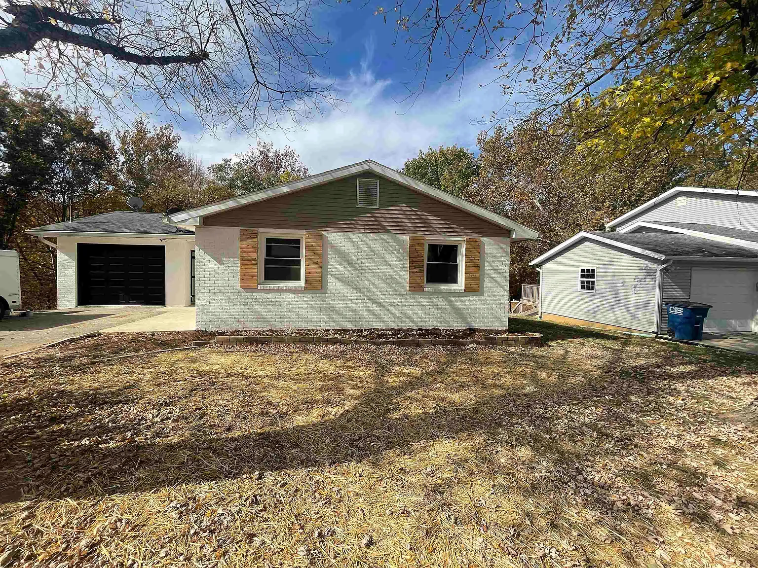 1315 Oak Mnr photo 1