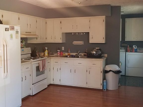 4th image of 202 Garden Park Dr