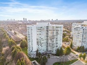 7250 Yonge St
