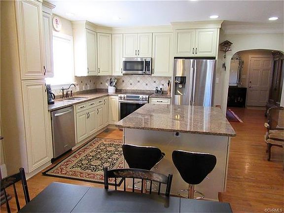 3rd image of 5304 Fitzhugh Ave