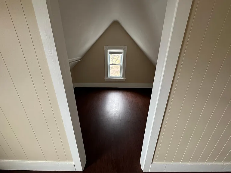 3rd floor bonus room