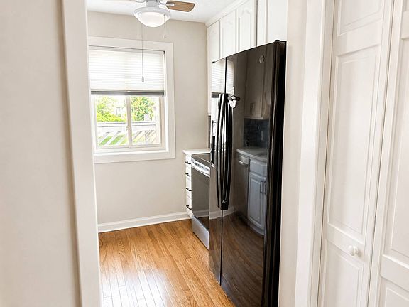 5th image of 3015 Old Bryan Dr APT 9-7