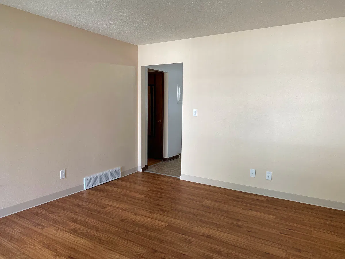 2 bed, $895 — Photo 4