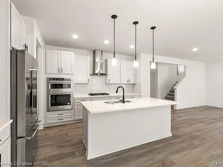 2436 Parkshore Dr — Photo 16