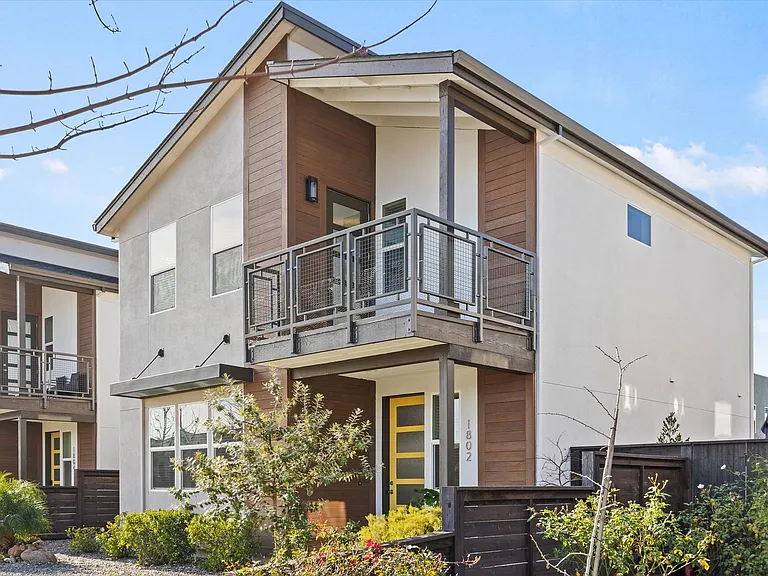 1802 Notre Dame Blvd — Photo 4