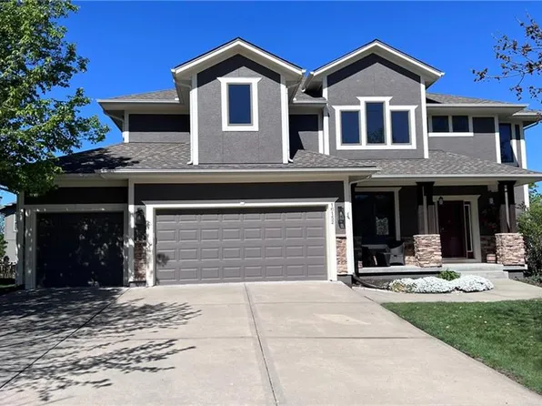 16152 S Laurelwood St, Olathe, KS 66062