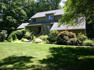 19 Willow Ct, Ridgefield, CT 06877