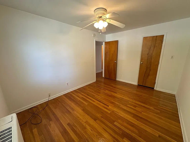 W 3rd Ave 85 NPR — Photo 22