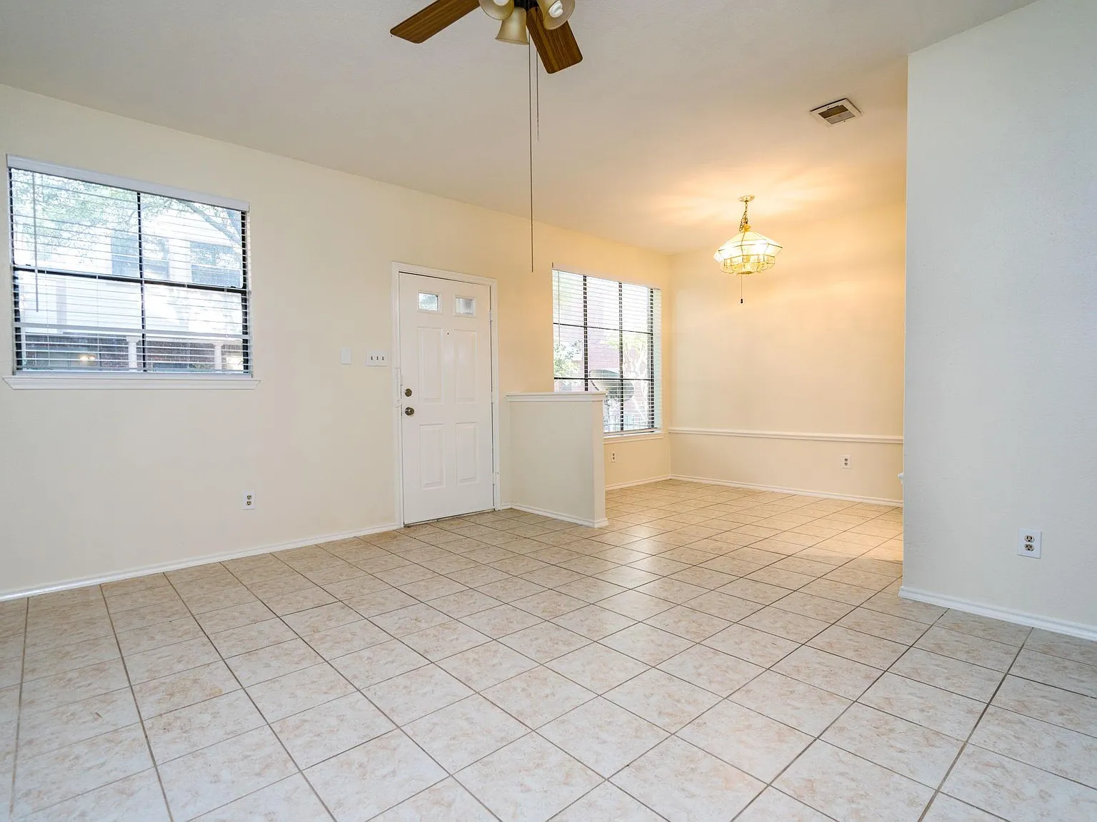 1 bed, 1.0 bath, 992 sqft, $1,400 — Photo 3