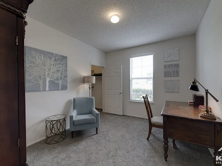 La Crosse Apartments — Photo 17