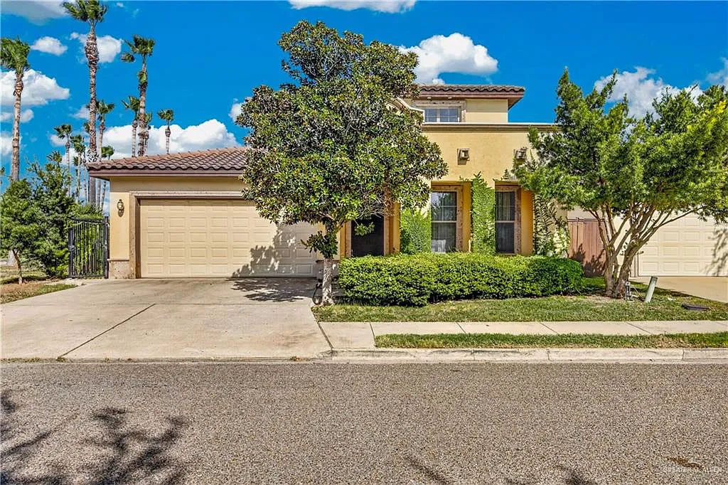 4 bed, 3.5 bath, 2677 sqft, $2,950 — Photo 1