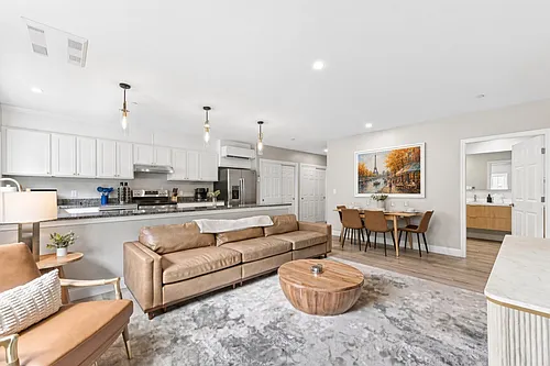 6 Jefferson Way Photo 1