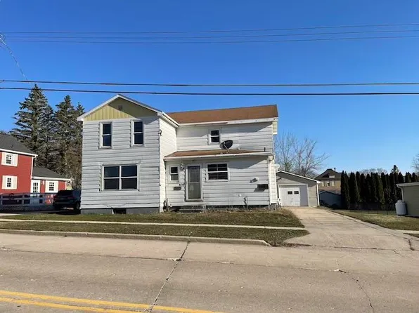 4310 Broadway St, Manitowoc, WI 54220