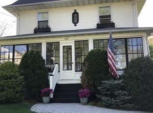 102 Oak St, Ridgewood, NJ 07450