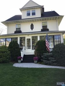 102 Oak St, Ridgewood, NJ, 07450