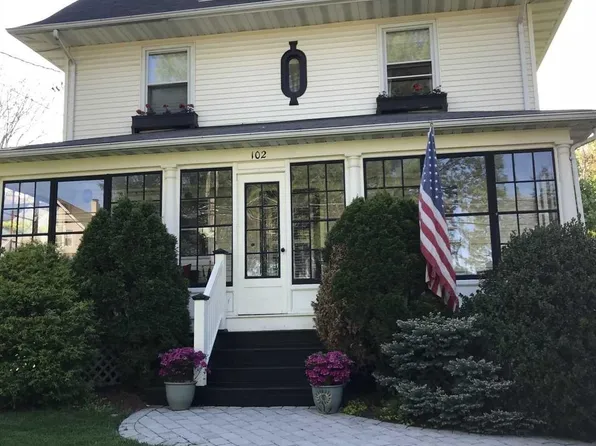 102 Oak St, Ridgewood, NJ 07450