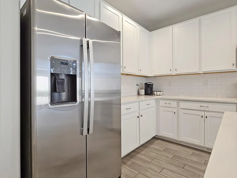 18572 W Cottontail Ln — Photo 16