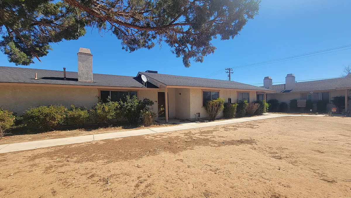 Building Photo - 13521 Navajo Rd #1