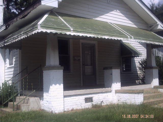 2nd image of 740 Redgate Ave