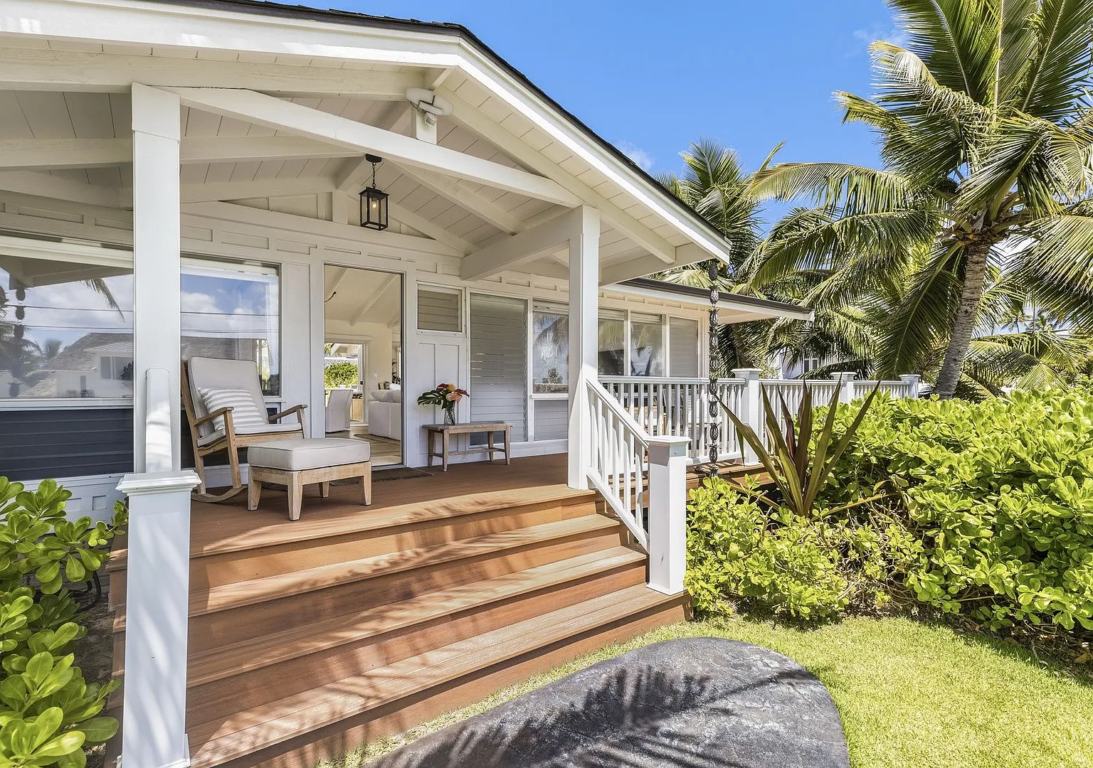 Private Luxury Home, Steps from the Beach w/ AC: Ranch Beach House Estate — Photo 4