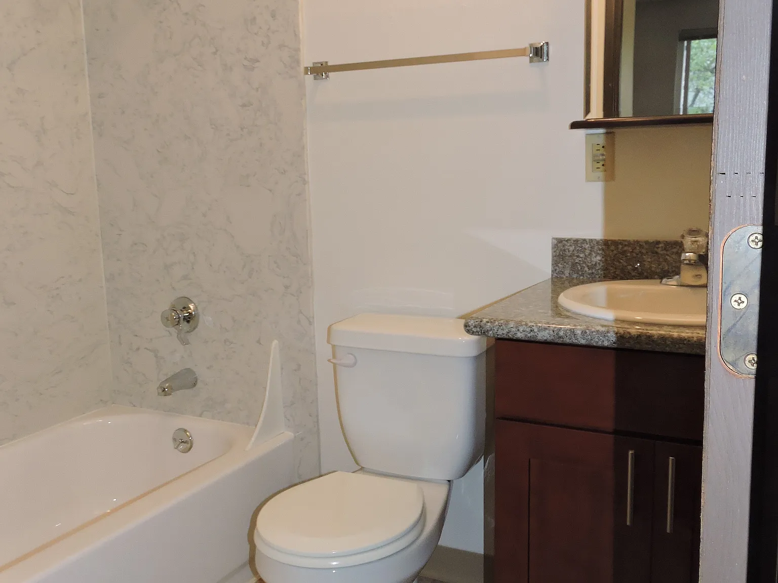 2 bed, 650 sqft, $1,800 — Photo 4