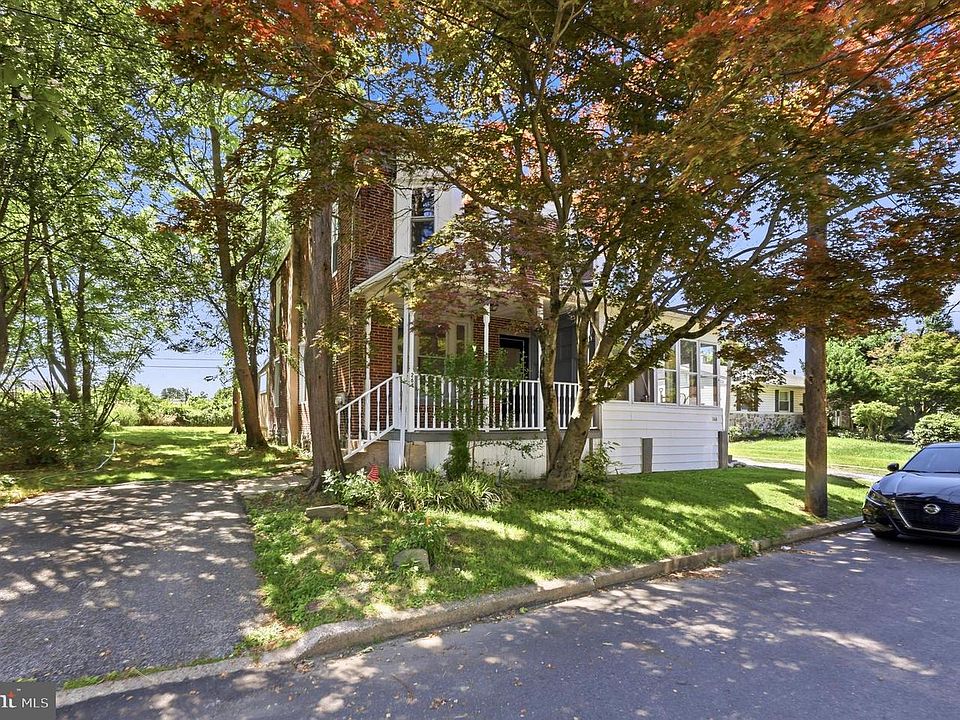 1st image of 264 Maple Ave