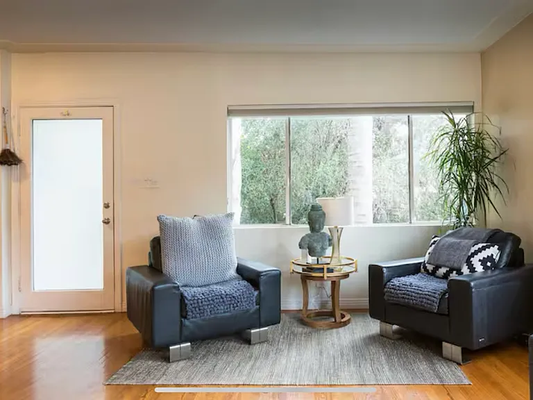 2069 Paramount Dr #1/2 — Photo 2