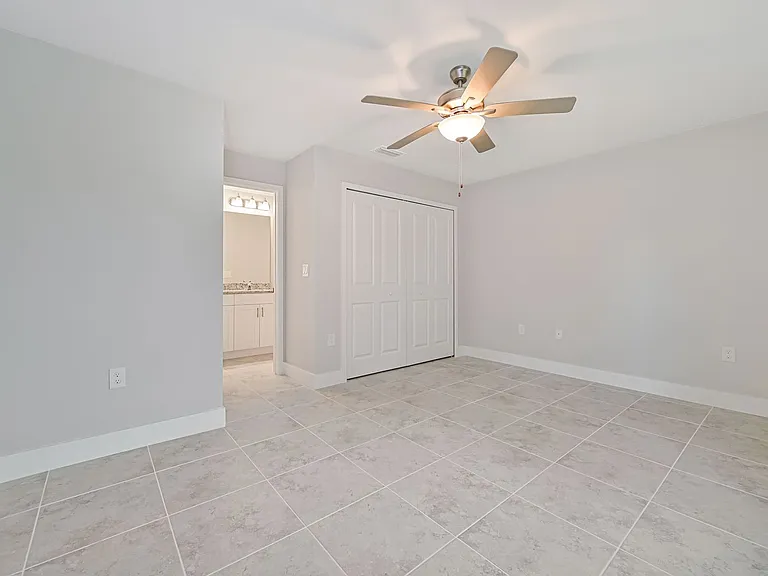 6076 Lacota Ave — Photo 10
