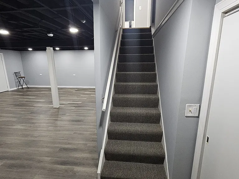 121 Hampton Ave — Photo 28