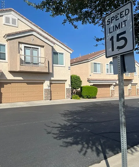 2511 April Breeze Ln — Photo 3