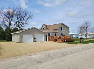417 3rd Ave SE, Cresco, IA 52136