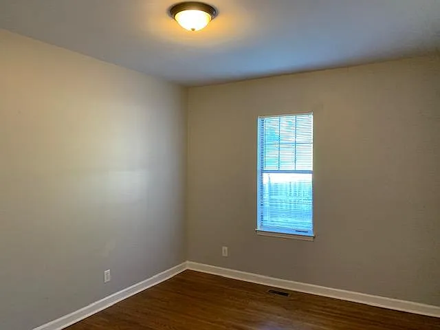1227 Chester Ave — Photo 5
