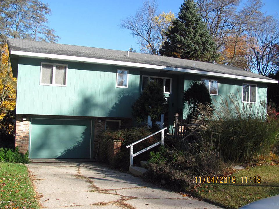 1st image of 410 E River St