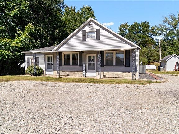 3rd image of 305 E State Road 64
