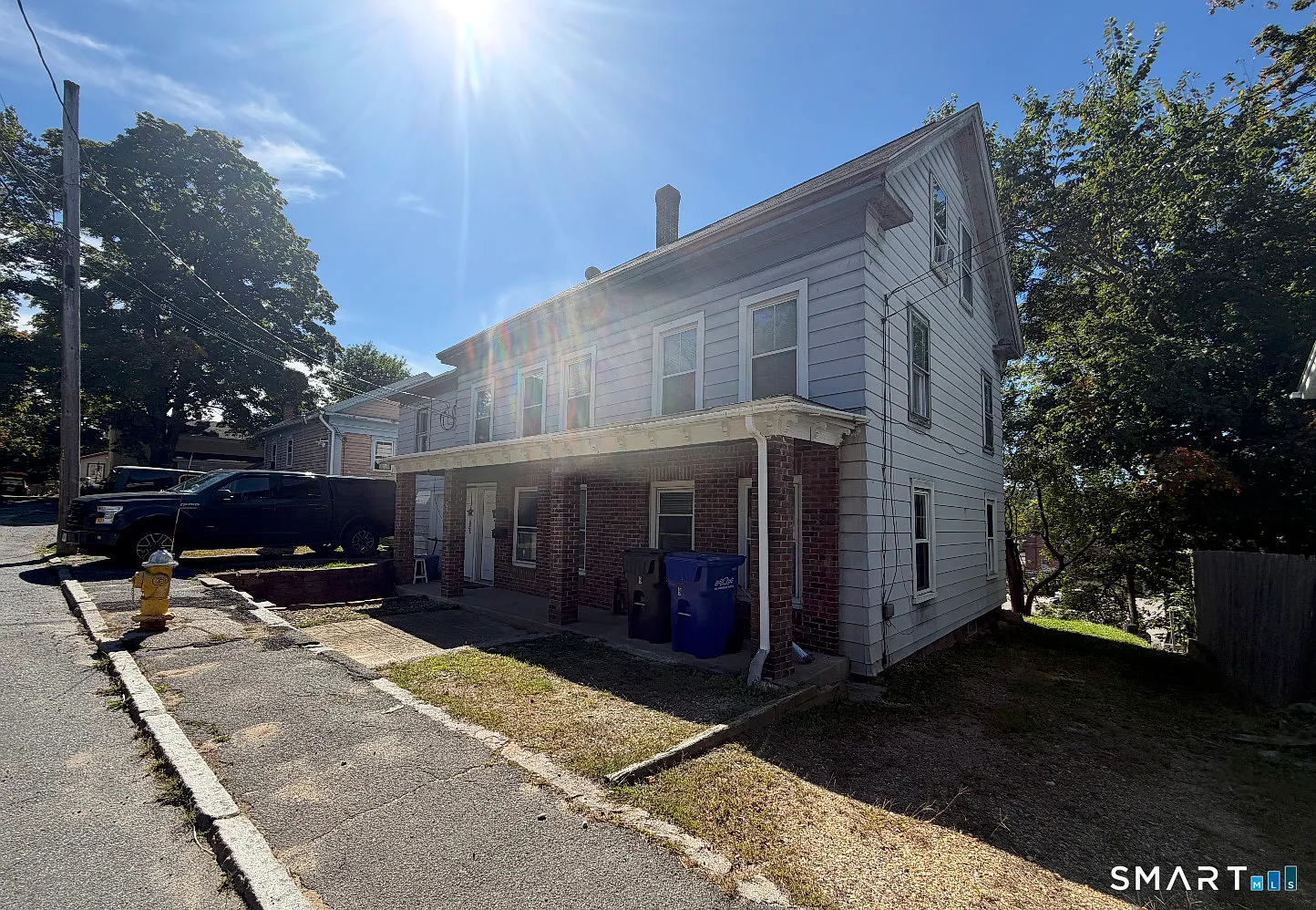 3 bed, 1.0 bath, 1300 sqft, $1,800 — Photo 1